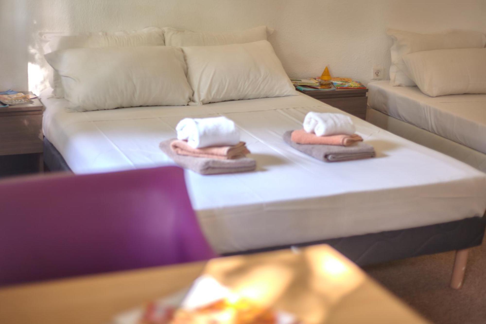 Hotel La Voile Bleue 라리샤르데 외부 사진