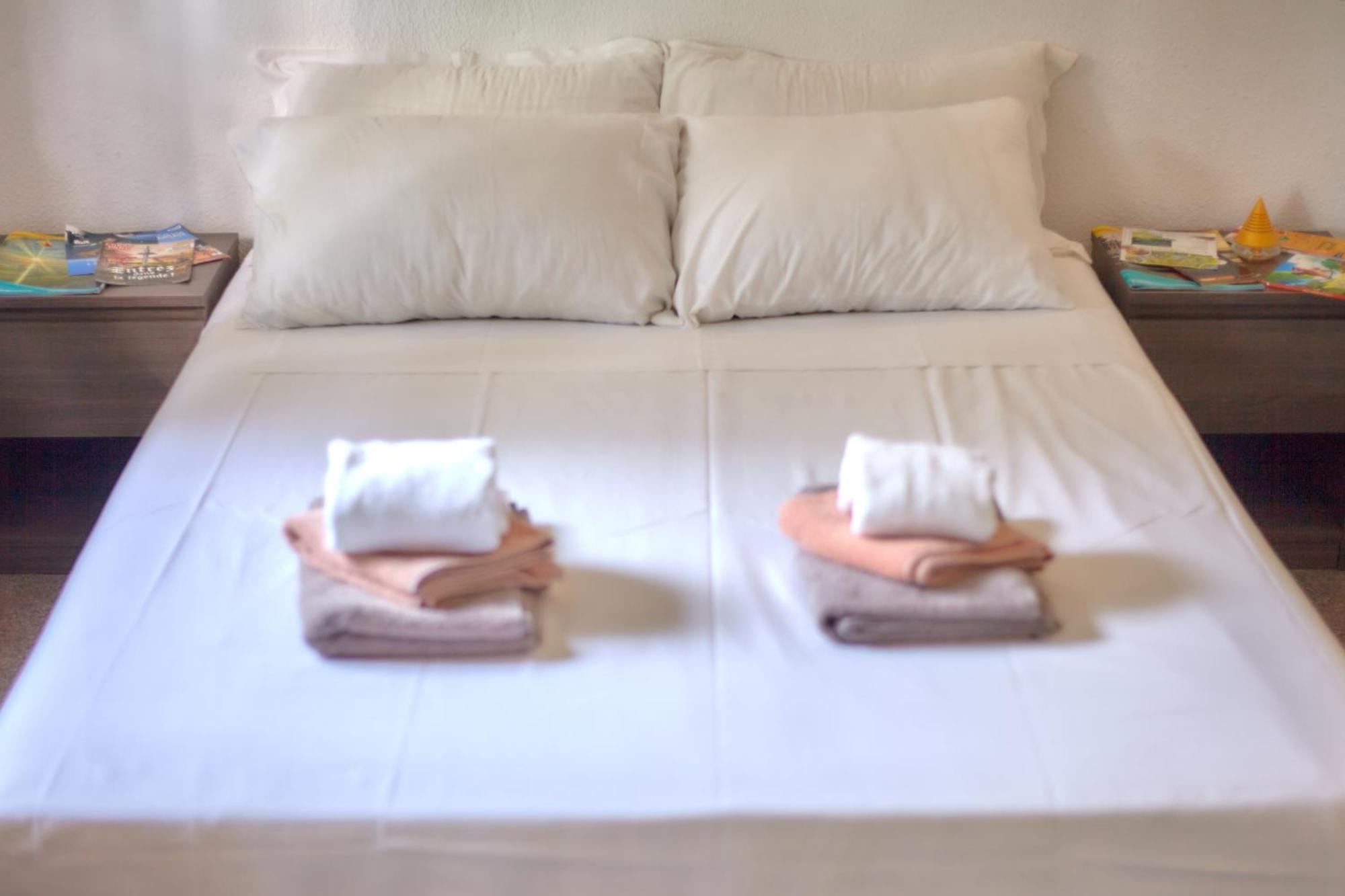 Hotel La Voile Bleue 라리샤르데 외부 사진