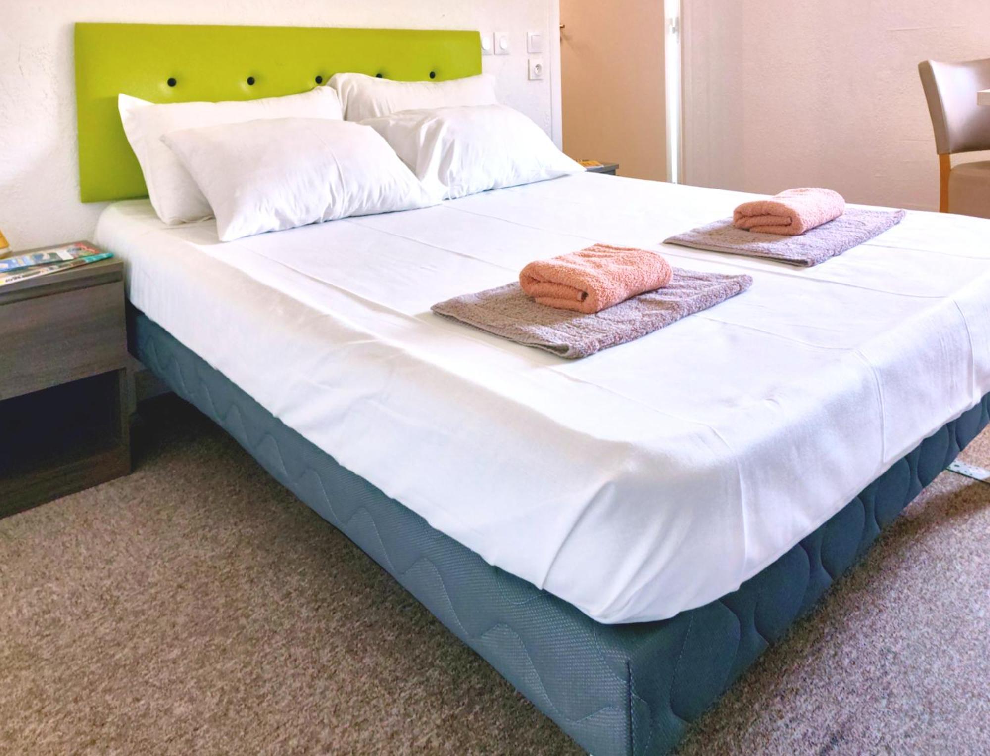 Hotel La Voile Bleue 라리샤르데 외부 사진