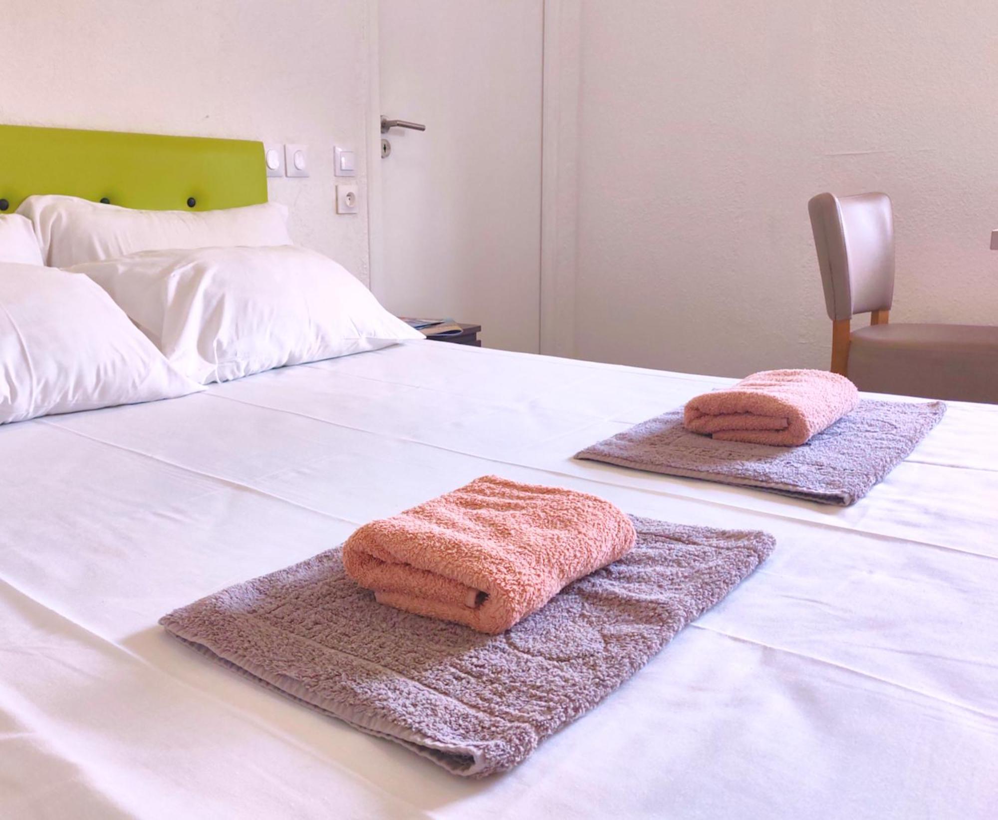 Hotel La Voile Bleue 라리샤르데 외부 사진