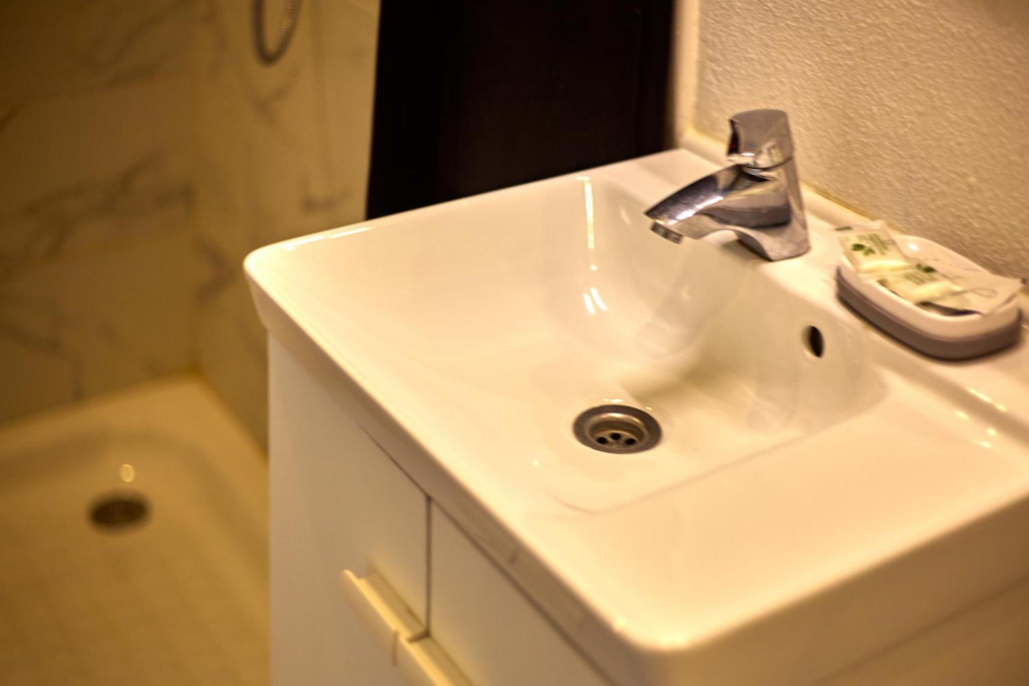 Hotel La Voile Bleue 라리샤르데 외부 사진