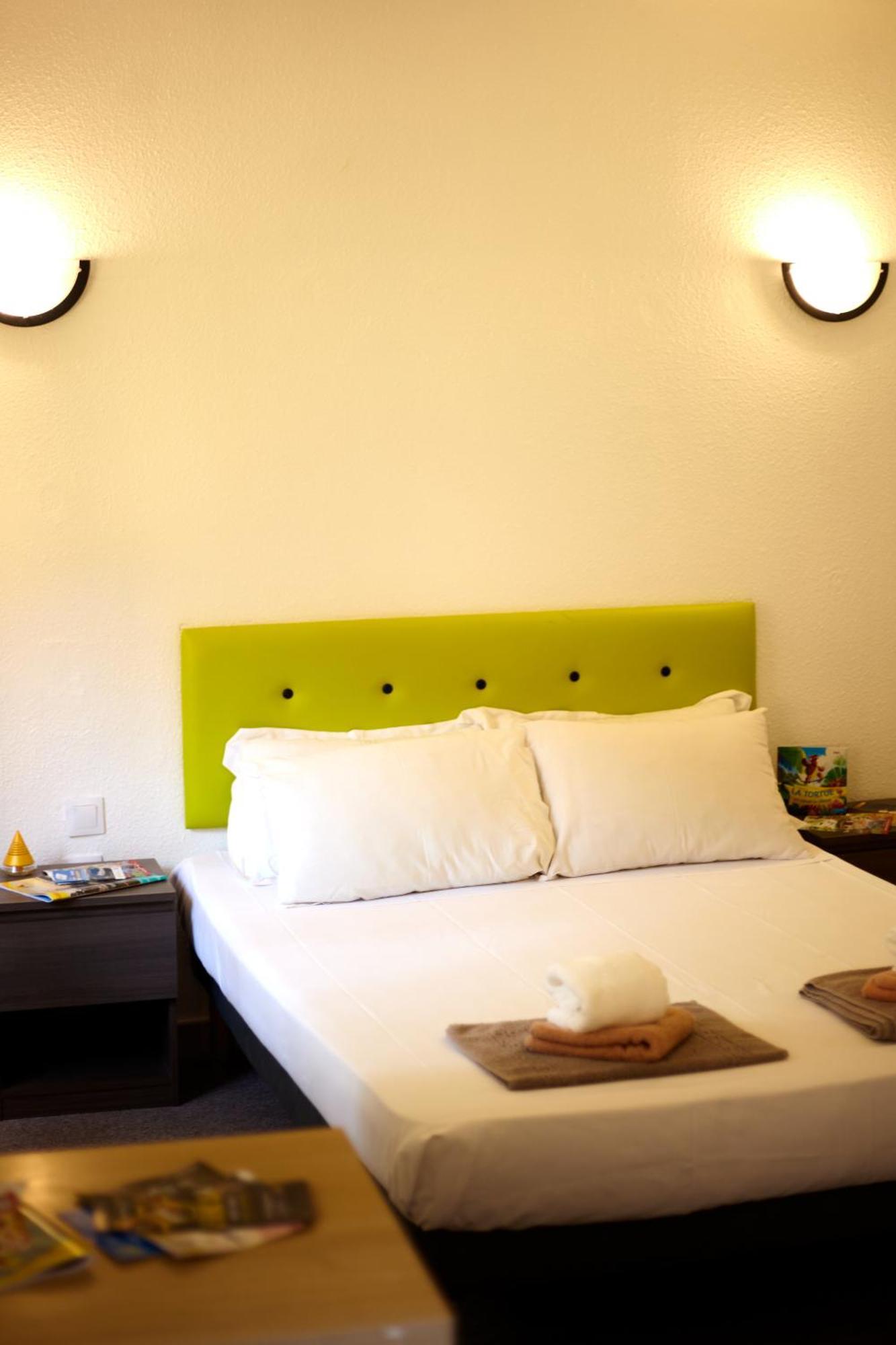 Hotel La Voile Bleue 라리샤르데 외부 사진