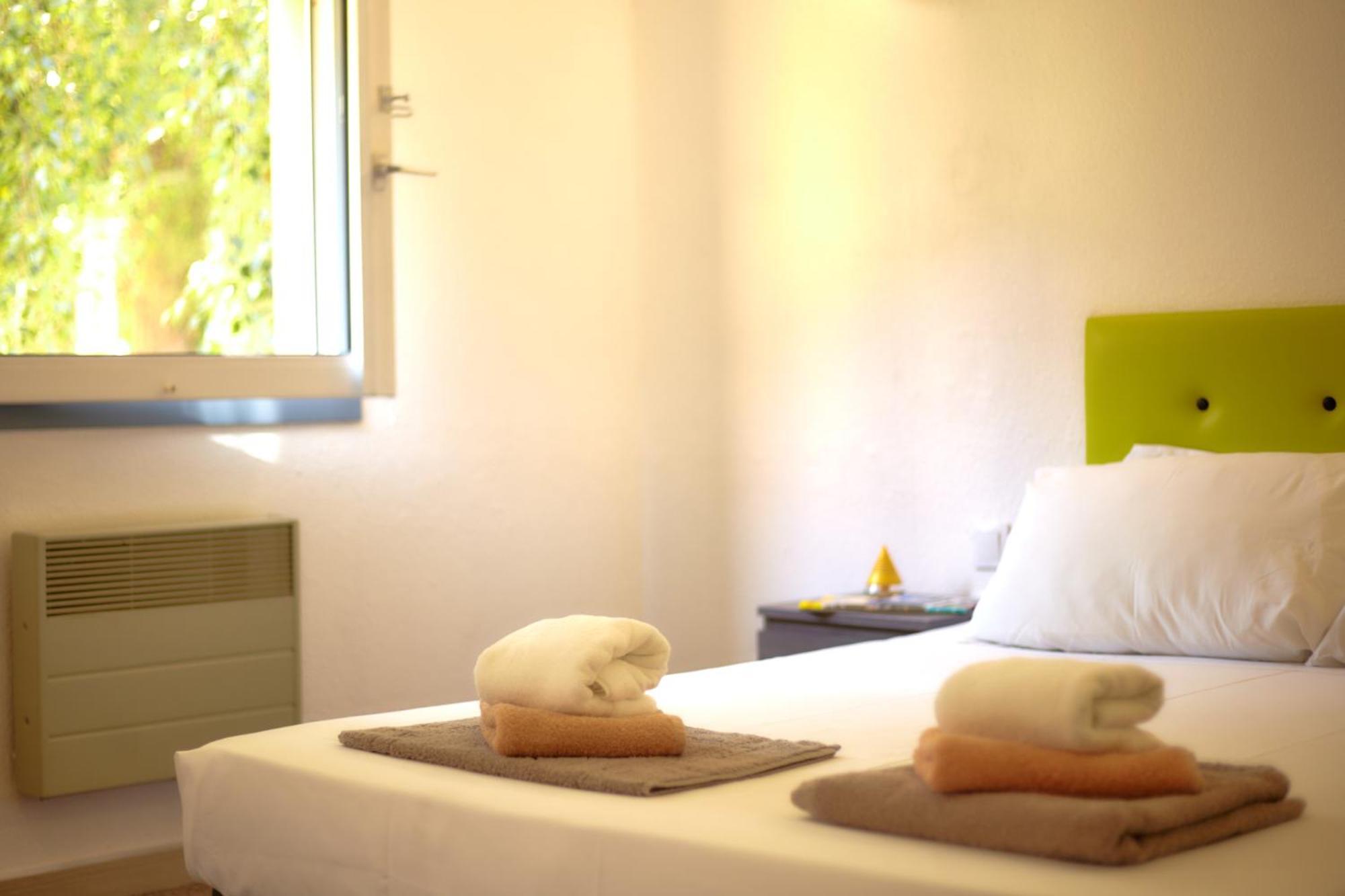 Hotel La Voile Bleue 라리샤르데 외부 사진