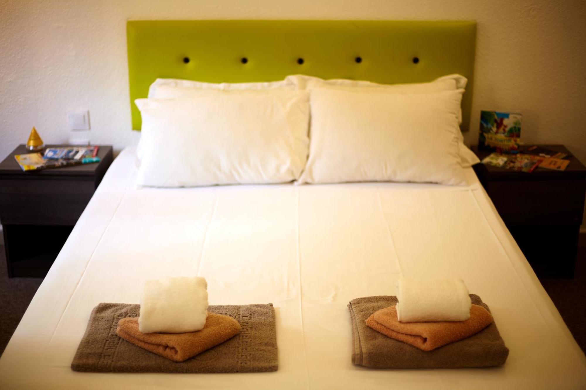 Hotel La Voile Bleue 라리샤르데 외부 사진